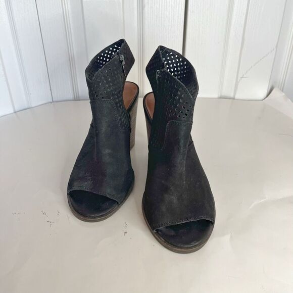 Lucky Brand Lizara Perforated Peep Toe Block Heel Bootie Sandal - Picture 1 of 13